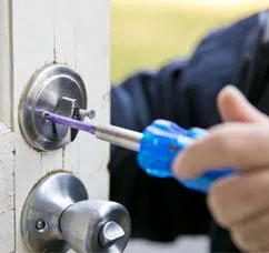City Locksmith Store Santa Ana, CA 714-923-1178 City Locksmith Store Santa Ana, CA 714-923-1178 - 12-Changing-Locks